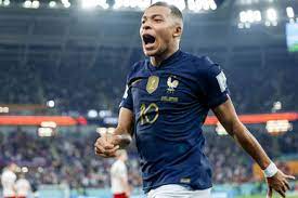 Mondial 2022 : La France en quarts de finale grâce au doublé de Kylian Mbappé 
